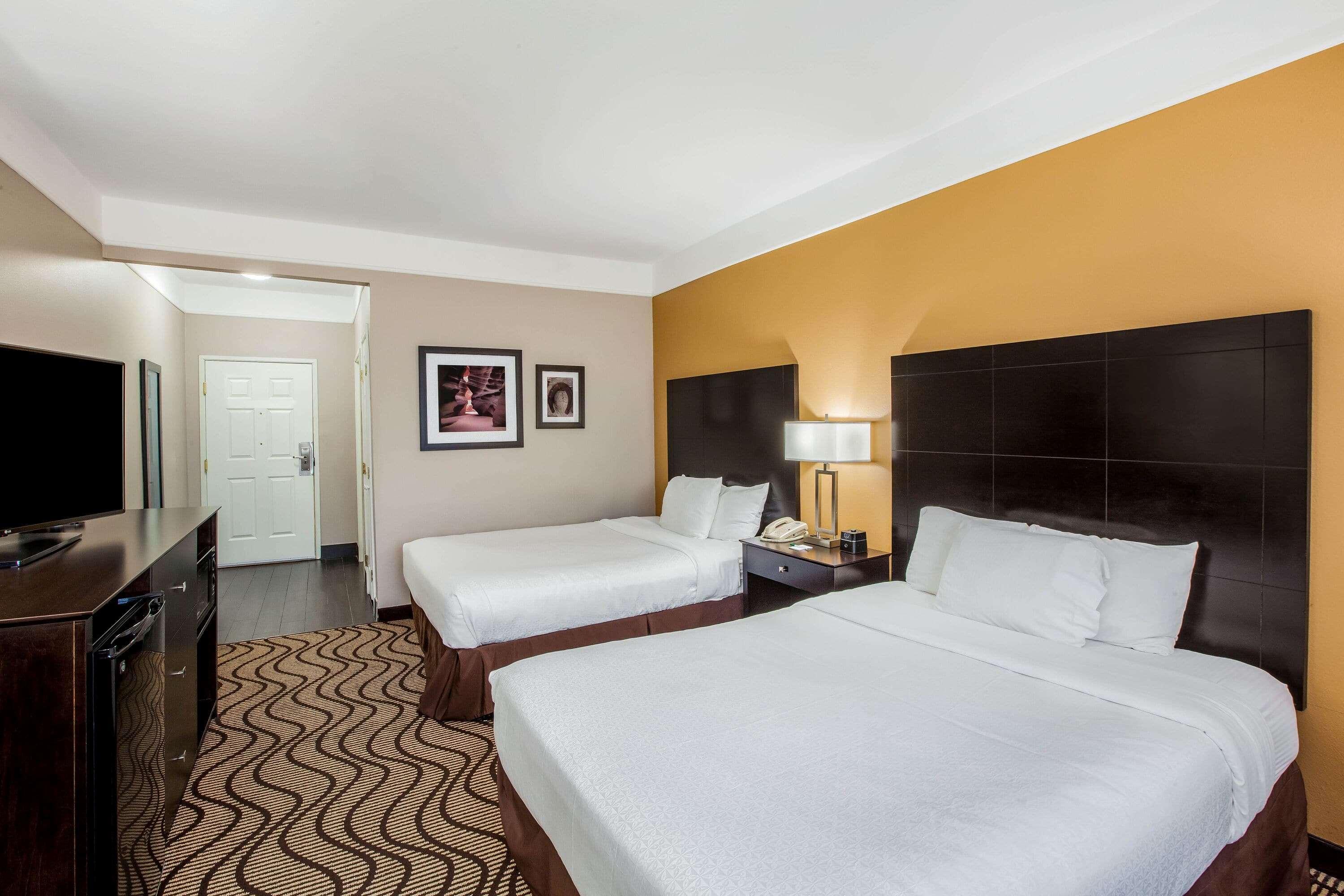 La Quinta By Wyndham Pasadena Hotel Eksteriør billede