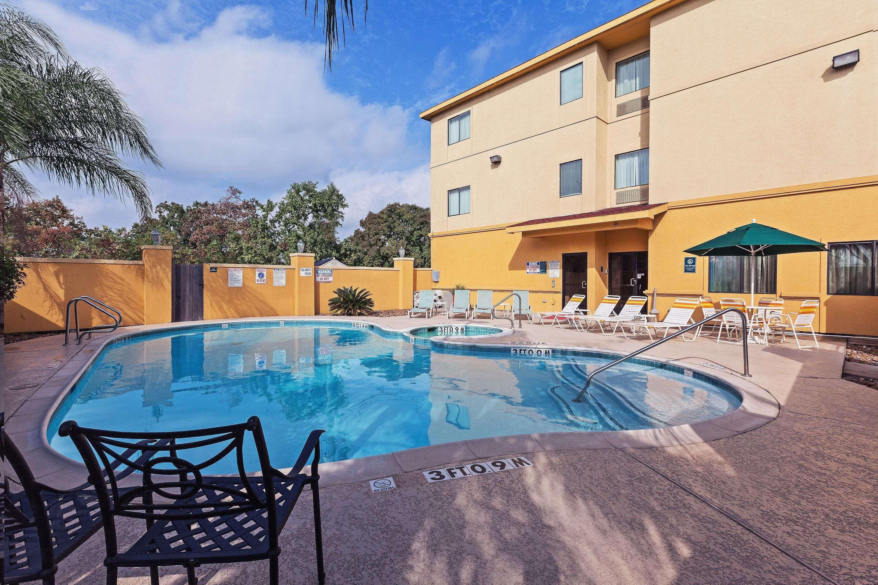 La Quinta By Wyndham Pasadena Hotel Eksteriør billede